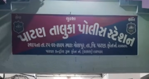 પાટણમાં ટ્રેઇલર અને પીકઅપમાંથી ₹37 લાખનો દારૂ  ઝડપાયો, ત્રણ આરોપી ફરાર