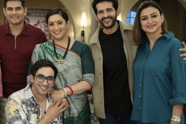 ક્યુંકી સાસ ભી કભી બહુ થી 2 ટૂંક સમયમાં સમાપ્ત થવાની અફવાઓ પર હિતેન તેજવાનીએ મૌન તોડ્યું ક્યુંકી સાસ ભી કભી બહુ થી 2 ટૂંક સમયમાં સમાપ્ત થવાની અફવાઓ પર હિતેન તેજવાનીએ મૌન તોડ્યું