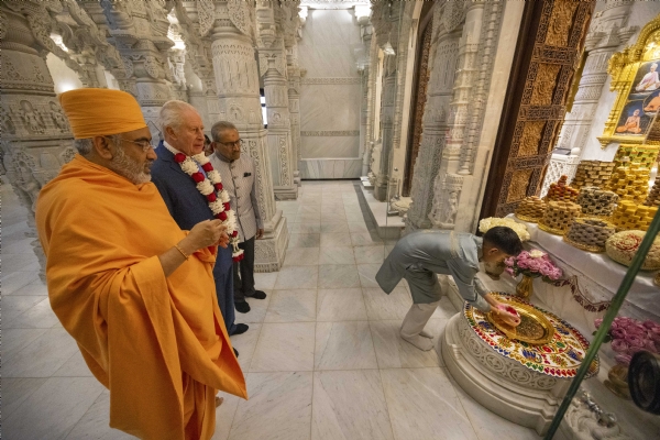 બી.એ.પી.એસ. સ્વામિનારાયણ મંદિર, લંડન બી.એ.પી.એસ. સ્વામિનારાયણ મંદિર, લંડન