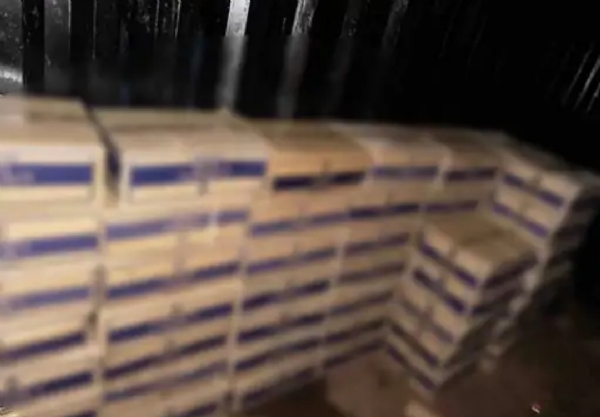 સિદ્ધપુર-મહેસાણા હાઈવે પર એલ.સી.બી. પાટણની મોટી કાર્યવાહી: ₹46 લાખથી વધુનો વિદેશી દારૂ ઝડપાયો સિદ્ધપુર-મહેસાણા હાઈવે પર એલ.સી.બી. પાટણની મોટી કાર્યવાહી: ₹46 લાખથી વધુનો વિદેશી દારૂ ઝડપાયો