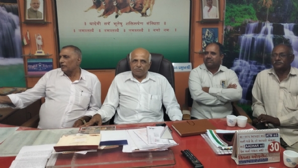 કમોસમી વરસાદને કારણે જિલ્લામાં મગફળીના પાકને વ્યાપક નુકસાન: જિલ્લા પંચાયત પ્રમુખ. કમોસમી વરસાદને કારણે જિલ્લામાં મગફળીના પાકને વ્યાપક નુકસાન: જિલ્લા પંચાયત પ્રમુખ.