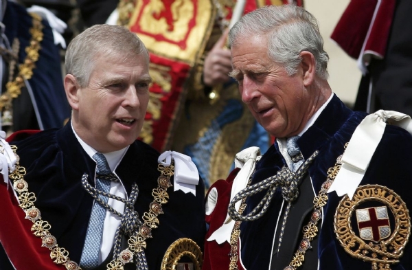 બ્રિટિશ રાજાએ નાના ભાઈ પાસેથી શાહી પદવી, સન્માન અને વિશેષાધિકાર છીનવી લીધા, વિન્ડસર નિવાસસ્થાનમાંથી કાઢી મૂક્યા