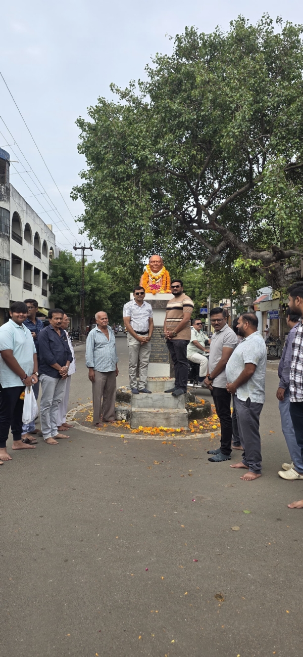 પોરબંદરમાં લેઉવા પટેલ સમાજ દ્વારા સરદાર જયંતીની ઉજવણી કરાઈ.