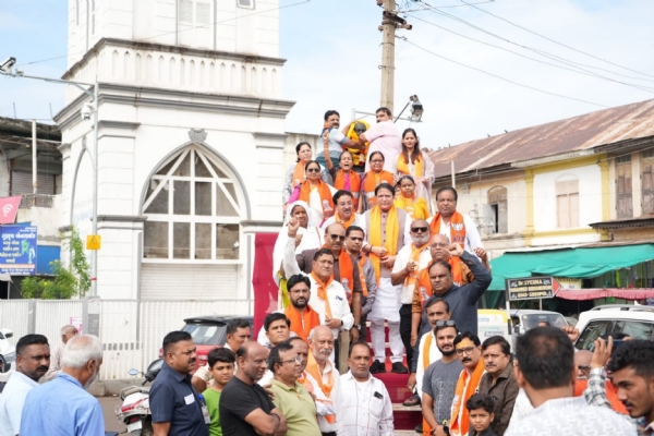 સિદ્ધપુરમાં સરદાર પટેલની પ્રતિમા ને માલ્યાર્પણ કરાયુ સિદ્ધપુરમાં સરદાર પટેલની પ્રતિમા ને માલ્યાર્પણ કરાયુ