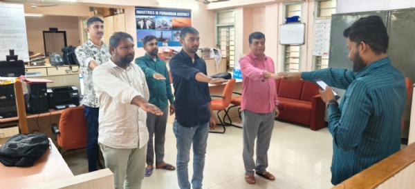 પોરબંદર જિલ્લા ઉદ્યોગ કેન્દ્ર ખાતે “રાષ્ટ્રીય એકતા દિવસ” નિમિત્તે સપથ ગ્રહણ કાર્યક્રમ યોજાયો. પોરબંદર જિલ્લા ઉદ્યોગ કેન્દ્ર ખાતે “રાષ્ટ્રીય એકતા દિવસ” નિમિત્તે સપથ ગ્રહણ કાર્યક્રમ યોજાયો.