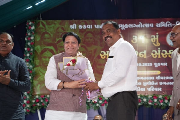 ધારાસભ્ય બલવંતસિંહ રાજપુતે ભારત રત્ન સરદાર પટેલની પ્રતિમાને ૧૫૦ મી જન્મ જયંતી નિમિત્તે પુષ્પાંજલિ અર્પણ કરી તેમજ અન્ય વિવિધ કાર્યક્રમોમાં ઉપસ્થિત રહ્યા ધારાસભ્ય બલવંતસિંહ રાજપુતે ભારત રત્ન સરદાર પટેલની પ્રતિમાને ૧૫૦ મી જન્મ જયંતી નિમિત્તે પુષ્પાંજલિ અર્પણ કરી તેમજ અન્ય વિવિધ કાર્યક્રમોમાં ઉપસ્થિત રહ્યા