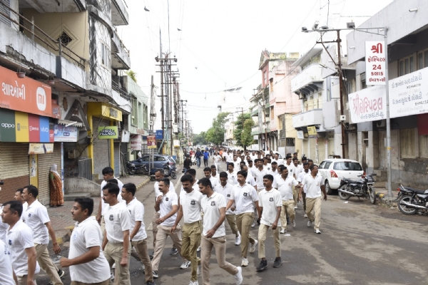 પોરબંદર ખાતે વન અને પર્યાવરણ મંત્રી  અર્જુન મોઢવાડિયાની ઉપસ્થિતિમાં ‘રન ફોર યુનિટી’ કાર્યક્રમ યોજાયો.