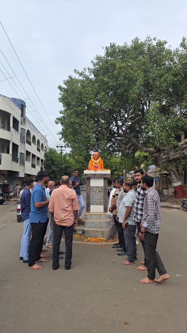 પોરબંદરમાં લેઉવા પટેલ સમાજ દ્વારા સરદાર જયંતીની ઉજવણી કરાઈ.