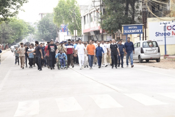 પોરબંદર ખાતે વન અને પર્યાવરણ મંત્રી  અર્જુન મોઢવાડિયાની ઉપસ્થિતિમાં ‘રન ફોર યુનિટી’ કાર્યક્રમ યોજાયો.