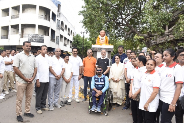 પોરબંદર ખાતે વન અને પર્યાવરણ મંત્રી  અર્જુન મોઢવાડિયાની ઉપસ્થિતિમાં ‘રન ફોર યુનિટી’ કાર્યક્રમ યોજાયો.