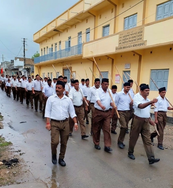 રાણાવાવ માં આર.એસ.એસ. દ્વારા પથ સંચલન યોજયું.