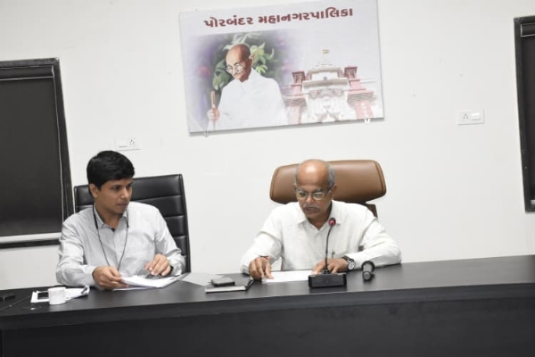 પોરબંદર મહાનગરપાલિકા ખાતે વિકાસ સપ્તાહ અંતર્ગત પ્લાસ્ટિક ફ્રી સ્વદેશી મેળા ના આયોજન અંગે બેઠક યોજાઈ.