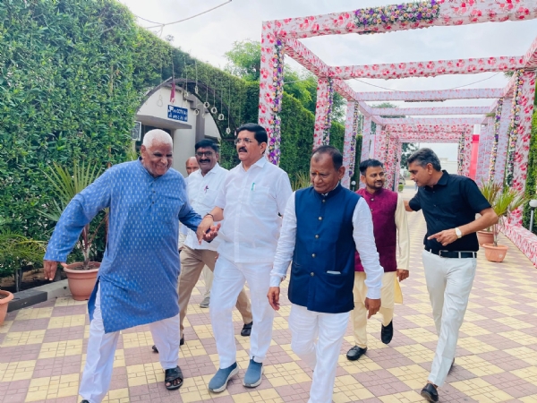 સાંસદ હરિભાઈ પટેલે મહેસાણામાં આયોજિત જીવનપર્વ સ્નેહમિલન સમારોહમાં ભાગ લીધો