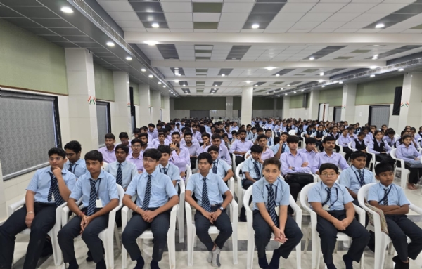 પોરબંદરમાં સ્વામિનારાયણ ગુરુકુળ ખાતે વન્યપ્રાણી સપ્તાહની ઉજવણી કરાઈ.