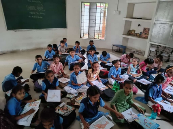 સ્વચ્છતા અભિયાન અંતર્ગત આઠ તાલુકાની શાળાઓમાં ચિત્ર સ્પર્ધા અને વૃક્ષારોપણ યોજાયું