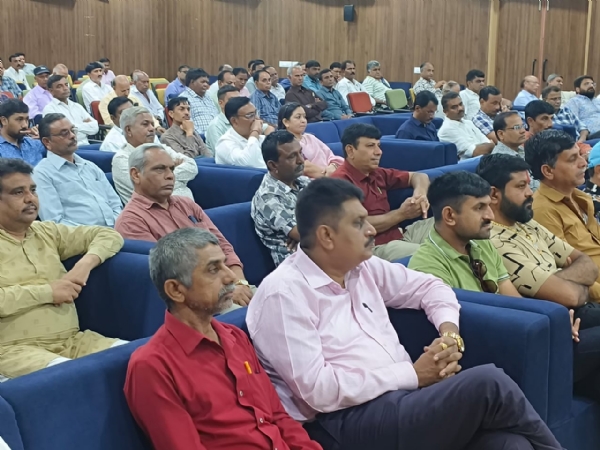 નર્મદા જિલ્લા શિક્ષણાધિકારીની કચેરી દ્વારા એકતાનગર ખાતે વહીવટી કર્મચારી સંઘનું અધિવેશન