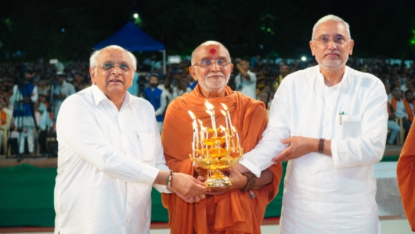 એસજીવીપી આયોજિત શરદોત્સવમાં ભાજપા પ્રદેશ નવા અધ્યક્ષ જગદીશ વિશ્વકર્માનું સન્માન