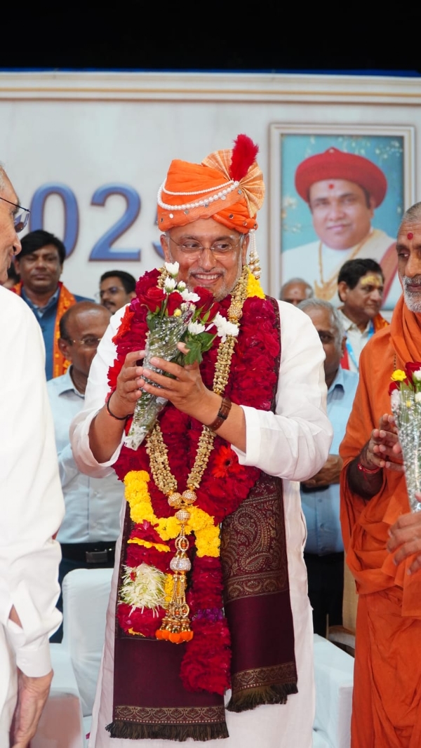 એસજીવીપી આયોજિત શરદોત્સવમાં ભાજપા પ્રદેશ નવા અધ્યક્ષ જગદીશ વિશ્વકર્માનું સન્માન