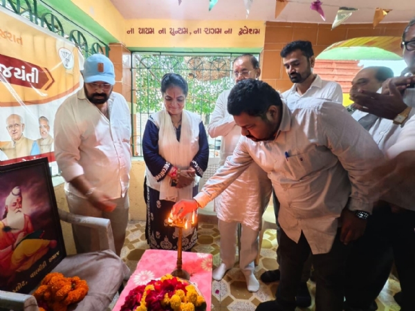 પોરબંદર બીજેપી દ્વારા મહર્ષિ વાલ્મિકી જયંતી ઉજવણી કરાય.