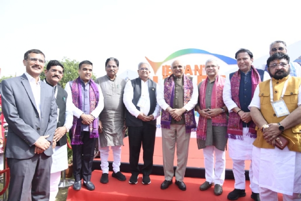 મહેસાણામાં વાઇબ્રન્ટ ગુજરાત રિજનલ કોન્ફરન્સનો ભવ્ય પ્રારંભ — મુખ્યમંત્રી અને કેન્દ્રીય મંત્રીએ ટ્રેડ શૉનું ઉદ્ઘાટન કર્યું