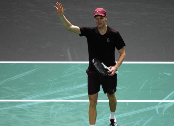 પેરિસ સિનર નંબર 1 ની રેસમાં આગળ, સેમિફાઇનલમાં ઝ્વેરેવનો સામનો