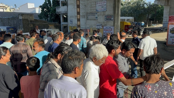 ચાર માસ બાદ ઉદ્યોગનગરનું ફાટક ખુલ્યું.