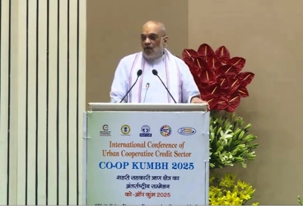 કો-ઓપ કુંભ 2025 ને સંબોધિત કરી રહેલા અમિત શાહ