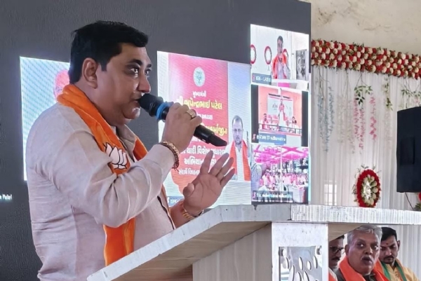 લાઠીના BJP ધારાસભ્ય જનક તળાવિયાએ અલ્પેશ કથીરીયાનો વીડિયો રીપોસ્ટ કરતા રાજકીય ચર્ચા ગરમાઈ