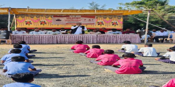 ડો ભરતભાઈ બારડ શૈક્ષણિક સંકૂલ સુત્રાપાડામાં તાલુકા કક્ષાના ખેલ મહા કુંભનો પ્રારંભ કરાવતા પૂર્વ મંત્રી જશાભાઈ બારડ