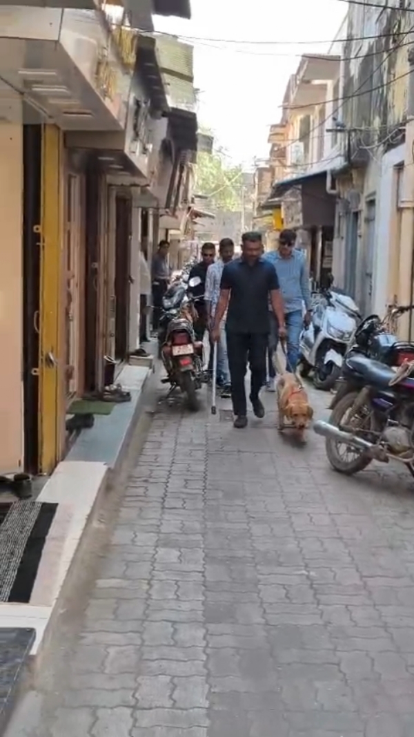 દિલ્હી બ્લાસ્ટના બીજા દિવસે પણ પોરબંદર પોલીસ સતર્ક. દિલ્હી બ્લાસ્ટના બીજા દિવસે પણ પોરબંદર પોલીસ સતર્ક.