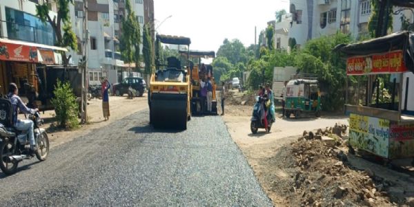 ભાવનગર શહેરમાં મહાનગરપાલિકા દ્વારા માર્ગ મરામત- નવા રસ્તાઓ બનાવવાની કામગીરી પૂરજોશમાં