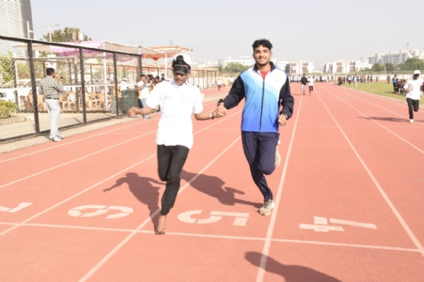 ભાવનગર શહેરના સિદસર સ્પોર્ટ્સ કોમ્પલેક્ષ ખાતે સાંસદ ખેલ મહોત્સવ-2025નો પ્રારંભ ભાવનગર શહેરના સિદસર સ્પોર્ટ્સ કોમ્પલેક્ષ ખાતે સાંસદ ખેલ મહોત્સવ-2025નો પ્રારંભ