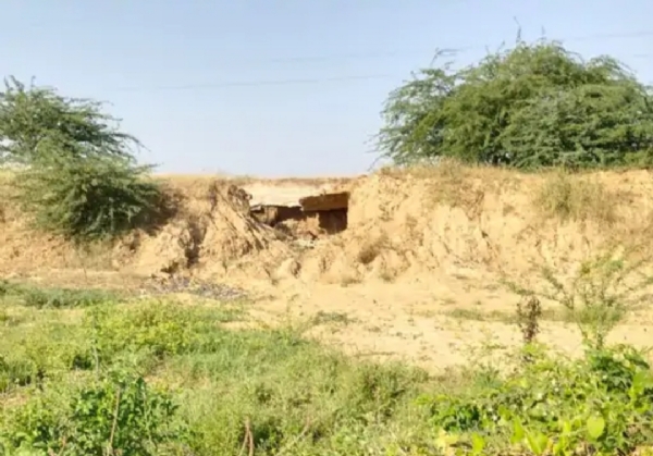 સાંતલપુર વિસ્તારમાં રવિ સિઝનમાં નર્મદા કેનાલોની બેદરકારીથી ખેડૂતો પર દબાણ