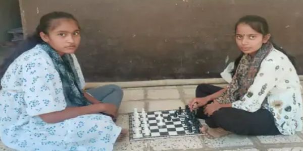 કાંસાની શ્રી એસ.પી. ઠાકોર સર્વોદય વિદ્યાલયની વિદ્યાર્થીની કાજલ ઠાકોરે ચેસ સ્પર્ધામાં પ્રથમ સ્થાન મેળવી ગૌરવ વધાર્યું