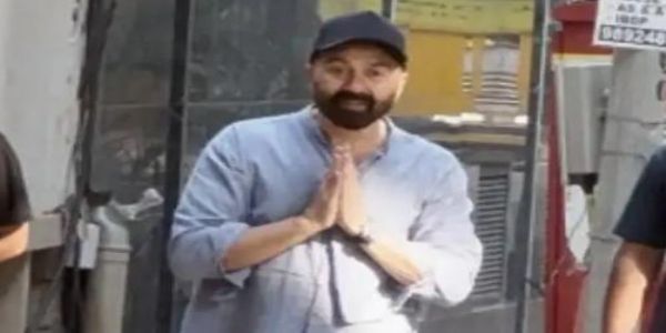 ધર્મેન્દ્રની ખરાબ તબિયત વચ્ચે, સની દેઓલે પાપારાઝી પર ગુસ્સો વ્યક્ત કર્યો