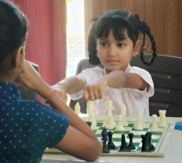 સિદ્ધપુરની ચમકતી ચેસસ્ટાર: એન્જલનો ખેલ મહાકુંભમા વિજય સિદ્ધપુરની ચમકતી ચેસસ્ટાર: એન્જલનો ખેલ મહાકુંભમા વિજય