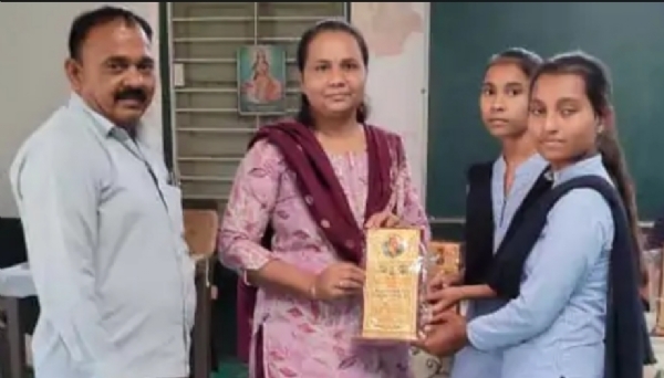 વી.કે. ભૂલા હાઈસ્કૂલમાં વિજ્ઞાન મેળામાં જાગૃતિ વિદ્યાલયને પ્રથમ સ્થાન વી.કે. ભૂલા હાઈસ્કૂલમાં વિજ્ઞાન મેળામાં જાગૃતિ વિદ્યાલયને પ્રથમ સ્થાન