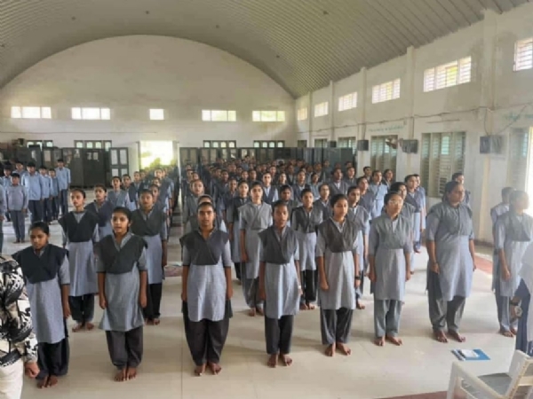 મહંત વિરમદાસ વિદ્યામંદિર ખાતે ભગવા બિરસા મુંડાજી150 અને વંદે માતરમ 150 ની ઉજવણી કરાઇ. મહંત વિરમદાસ વિદ્યામંદિર ખાતે ભગવા બિરસા મુંડાજી150 અને વંદે માતરમ 150 ની ઉજવણી કરાઇ.