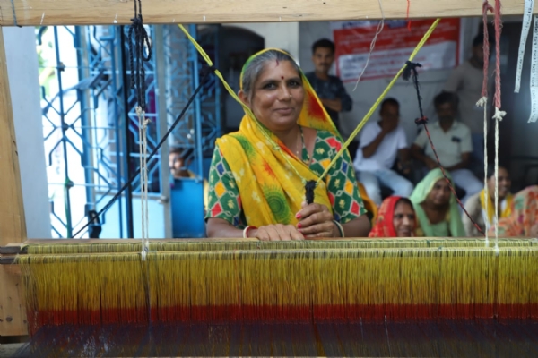 છેલ્લા 7 મહિનામાં ગરવી ગુર્જરી દ્વારા રાજ્ય-રાજ્ય બહાર 17 કરોડથી વધારે કિંમતની સ્વદેશી હાથશાળ-હસ્તકલાની ચીજ વસ્તુઓનું વેચાણ