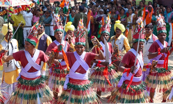 ડેડીયાપાડા ખાતે વડાપ્રધાન મોદીનું વિશાળ જનસભાને સંબોધન,દેશની રક્ષા માટે આદિવાસી સમાજ હંમેશા આગળ ડેડીયાપાડા ખાતે વડાપ્રધાન મોદીનું વિશાળ જનસભાને સંબોધન,દેશની રક્ષા માટે આદિવાસી સમાજ હંમેશા આગળ