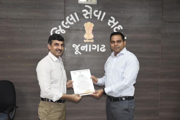 પ્રમાણપત્ર એનાયત કરી બીરદાવવામાં આવ્યા પ્રમાણપત્ર એનાયત કરી બીરદાવવામાં આવ્યા