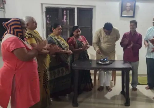 સરસ્વતી તાલુકાના ખોડાણા ગામના શિક્ષક વિનોદભાઈ સોલંકીનો સેવામય જન્મદિવસ સરસ્વતી તાલુકાના ખોડાણા ગામના શિક્ષક વિનોદભાઈ સોલંકીનો સેવામય જન્મદિવસ