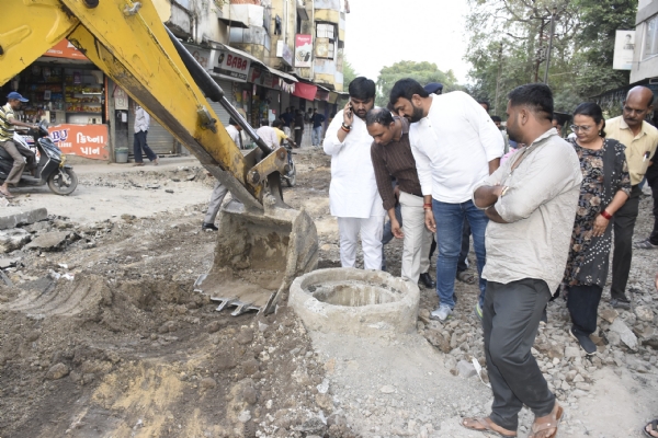 કમીશનર સહિતના પદાધિકારીઓ અધીકારીઓ કમીશનર સહિતના પદાધિકારીઓ અધીકારીઓ