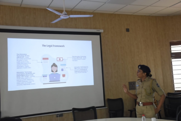 પોરબંદર માં પ્રેસ અકાદમી ગાંધીનગર અને માહિતી ખાતા દ્વારા નેશનલ પ્રેસ ડે ની ઉજવણી. પોરબંદર માં પ્રેસ અકાદમી ગાંધીનગર અને માહિતી ખાતા દ્વારા નેશનલ પ્રેસ ડે ની ઉજવણી.