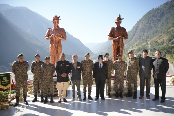 વાલોંગ દિવસના 63મા સમાપન સમારોહમાં શહીદોની બહાદુરીને શ્રદ્ધાંજલિ વાલોંગ દિવસના 63મા સમાપન સમારોહમાં શહીદોની બહાદુરીને શ્રદ્ધાંજલિ