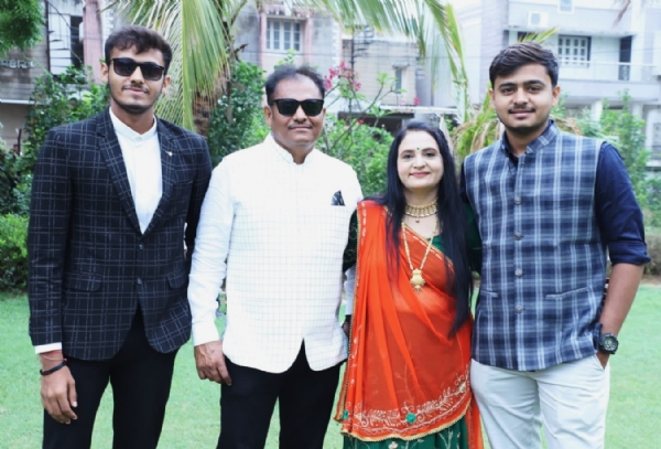 અમલેશ્વરના સરપંચે પરિવાર સાથે અંગદાનની જાહેરાત કરી તેનું સપનું પૂરું કર્યું અમલેશ્વરના સરપંચે પરિવાર સાથે અંગદાનની જાહેરાત કરી તેનું સપનું પૂરું કર્યું