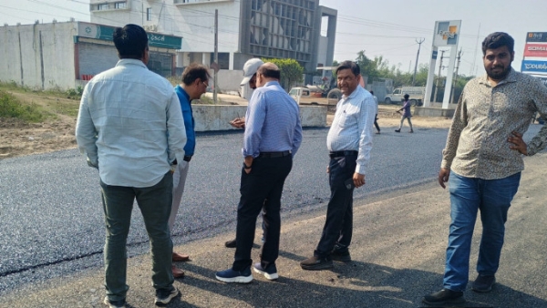 કમિશનર રોડ રસ્તા સમારકામ