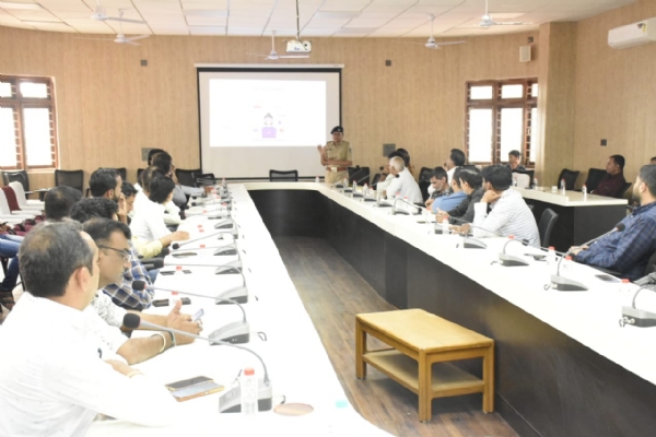 પોરબંદર માં પ્રેસ અકાદમી ગાંધીનગર અને માહિતી ખાતા દ્વારા નેશનલ પ્રેસ ડે ની ઉજવણી. પોરબંદર માં પ્રેસ અકાદમી ગાંધીનગર અને માહિતી ખાતા દ્વારા નેશનલ પ્રેસ ડે ની ઉજવણી.