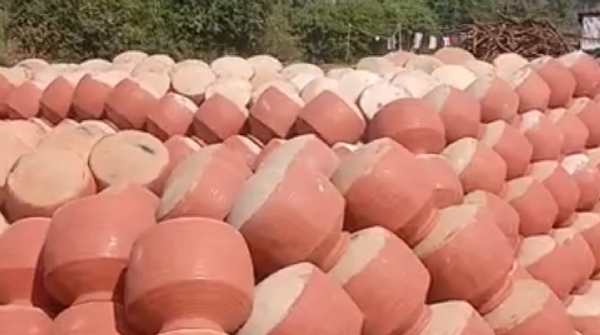 સરસ્વતી તાલુકાના વદાણી ગામમાં સુમરા પરિવારના માટલાંની ઉનાળામાં ભારે માંગ