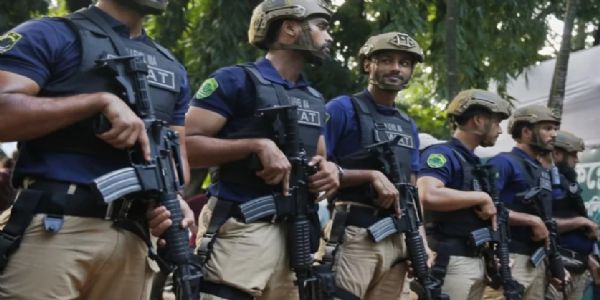 બાંગ્લાદેશની રાજધાની ઢાકામાં તોફાનીઓને જોતાં જ ગોળીબાર કરવાનો આદેશ